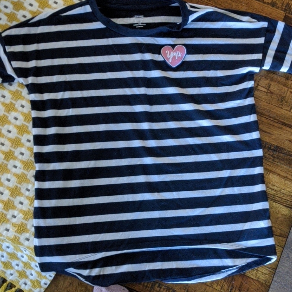 2 for $10 ⭐Old Navy Shirt
